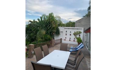 CASA EN VENTA A ORILLA DEL LAGO 