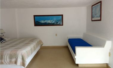 CASA EN VENTA A ORILLA DEL LAGO 