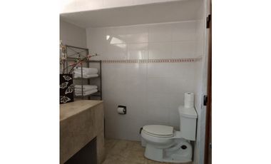 CASA EN VENTA A ORILLA DEL LAGO 