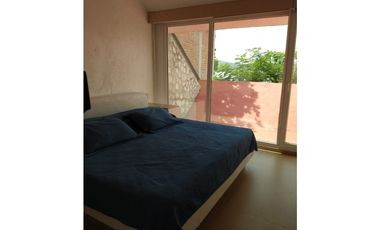 CASA EN VENTA A ORILLA DEL LAGO 