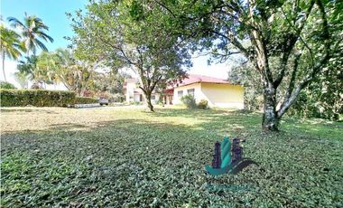 VENDO CASA HERMOSA EN TERRENO DE 01HECTAREA