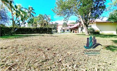 VENDO CASA HERMOSA EN TERRENO DE 01HECTAREA