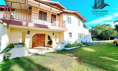 VENDO CASA HERMOSA EN TERRENO DE 01HECTAREA