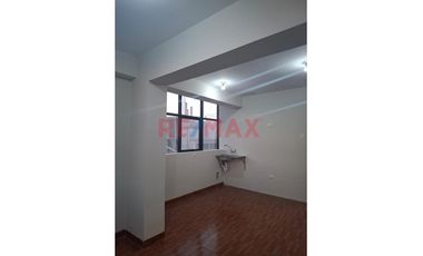 Minidepartamento En Alquiler En Cuarto Piso En Urb. La Primavera - Chiclayo