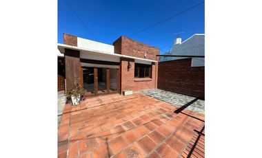 Casa en venta de 2 dormitorios con patio