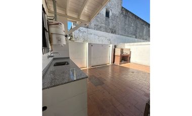 Casa en venta de 2 dormitorios con patio