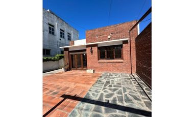 Casa en venta de 2 dormitorios con patio