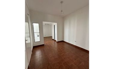 Casa en venta de 2 dormitorios con patio