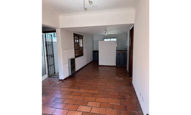 Casa en venta de 2 dormitorios con patio