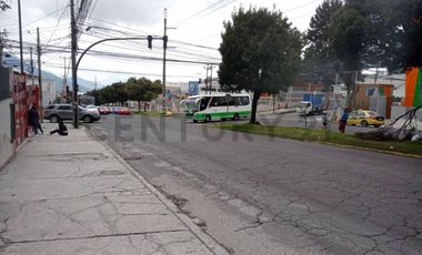 En Renta Local 100mtrs. Av Eloy Alfaro y De Los Arupos, Quito