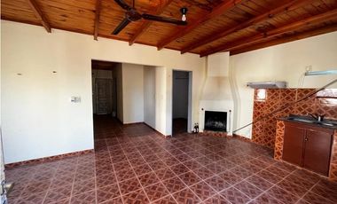 Vendo Casa con dos dormitorios en Caseros, Entre Ríos.