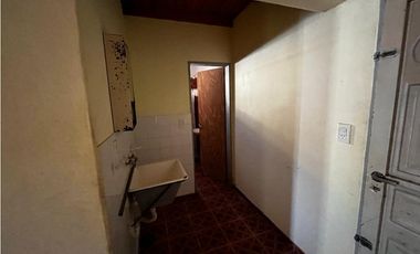 Vendo Casa con dos dormitorios en Caseros, Entre Ríos.