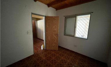 Vendo Casa con dos dormitorios en Caseros, Entre Ríos.