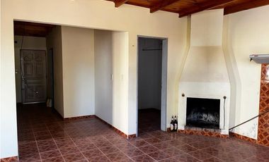 Vendo Casa con dos dormitorios en Caseros, Entre Ríos.