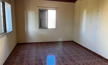 Vendo Casa con dos dormitorios en Caseros, Entre Ríos.