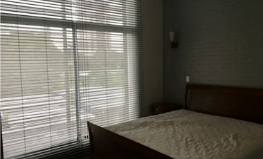 Se alquila hermoso duplex amoblado en Marbella $2,750