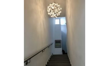 Se alquila hermoso duplex amoblado en Marbella $2,750