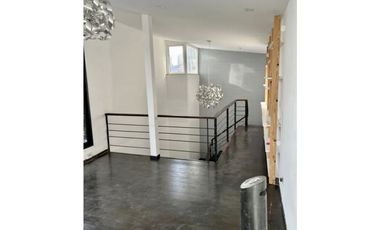 Se alquila hermoso duplex amoblado en Marbella $2,750