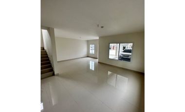 Se Alquila Casa en Colon $ 2.500 AB