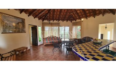 Oportunidad! Se Vende Hermosa Casa en Zona Alta de Altos del Maria!