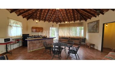 Oportunidad! Se Vende Hermosa Casa en Zona Alta de Altos del Maria!