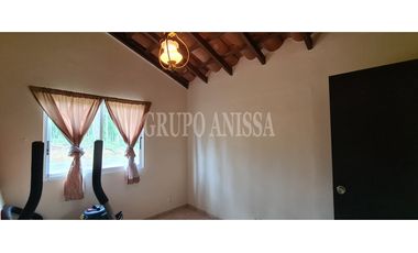 Oportunidad! Se Vende Hermosa Casa en Zona Alta de Altos del Maria!