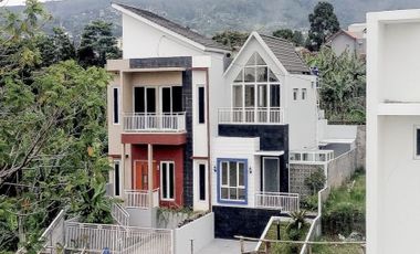Rumah Villa 2 Lantai Siap Huni di Lembang Bandung