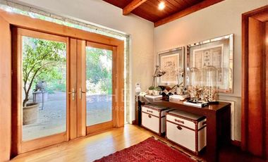 Casa en arriendo de 5 dorm. en Lo Barnechea