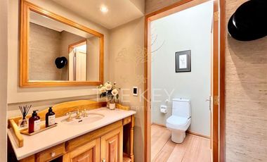 Casa en arriendo de 5 dorm. en Lo Barnechea