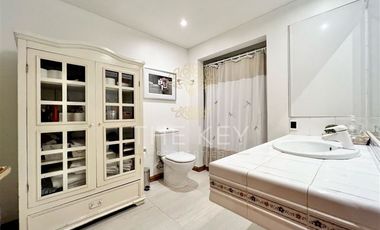 Casa en arriendo de 5 dorm. en Lo Barnechea