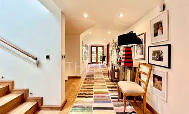 Casa en arriendo de 5 dorm. en Lo Barnechea