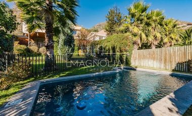 Casa en venta de 5 dorm. en Lo Barnechea