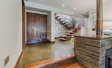 Casa en venta de 5 dorm. en Lo Barnechea