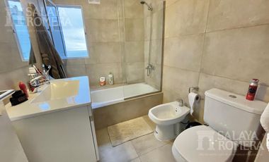 En venta departamento con vista al rio Olivos