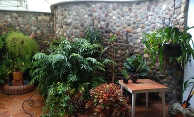 casa en venta en via al tennis. Cod V8868