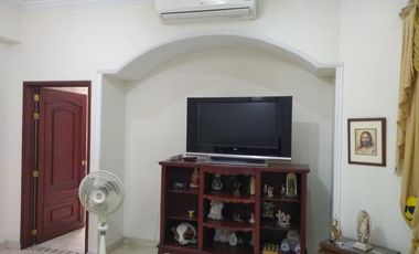 casa en venta en via al tennis. Cod V8868