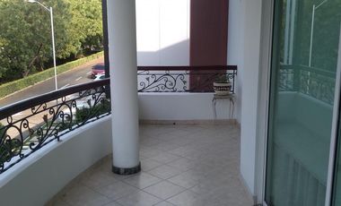 casa en venta en via al tennis. Cod V8868