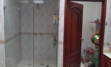 casa en venta en via al tennis. Cod V8868