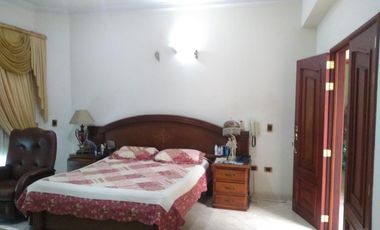 casa en venta en via al tennis. Cod V8868