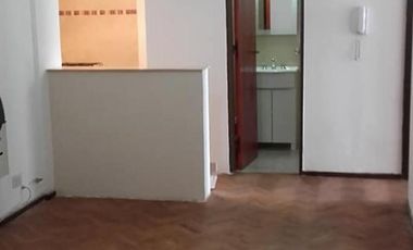 DEPTO DE DOS AMBIENTES EN EXCELENTE ESTADO