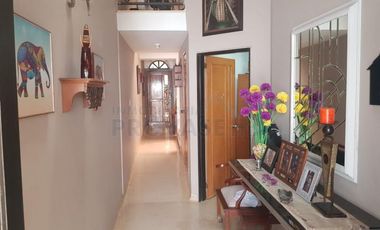 casa en venta en la riviera. Cod V100558