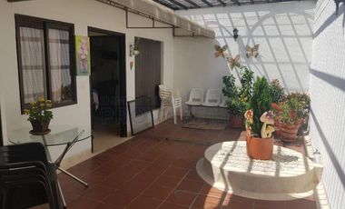 casa en venta en la riviera. Cod V100558
