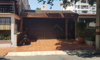 casa en venta en la riviera. Cod V100558