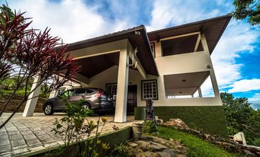 CASA EN VENTA EN LA MONTAÑA DE TRES PISOS,  2500M2, EN ALTOS DEL MARIA