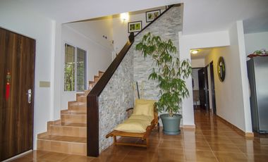 CASA EN VENTA EN LA MONTAÑA DE TRES PISOS,  2500M2, EN ALTOS DEL MARIA