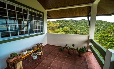 CASA EN VENTA EN LA MONTAÑA DE TRES PISOS,  2500M2, EN ALTOS DEL MARIA