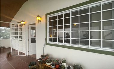 CASA EN VENTA EN LA MONTAÑA DE TRES PISOS,  2500M2, EN ALTOS DEL MARIA