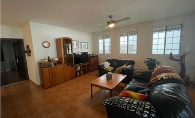 CASA EN VENTA EN LA MONTAÑA DE TRES PISOS,  2500M2, EN ALTOS DEL MARIA