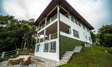 CASA EN VENTA EN LA MONTAÑA DE TRES PISOS,  2500M2, EN ALTOS DEL MARIA