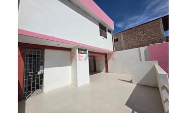 💰🏠 ¡Gran Oportunidad! Casa De 3 Pisos Con 16 Habitaciones En Venta En Corazon Comercial De Sullana 🔥